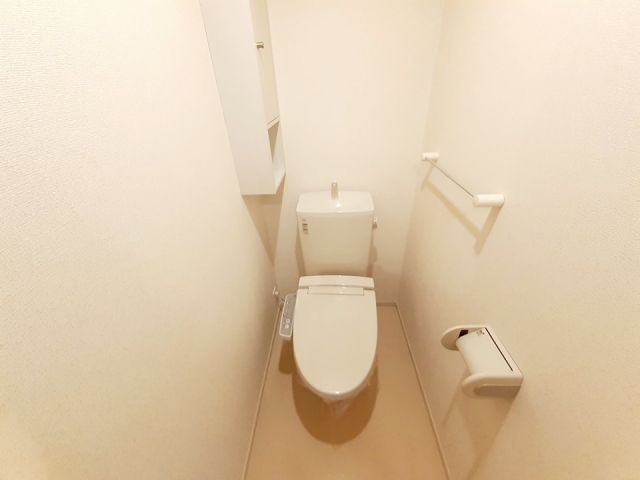 仙台市地下鉄南北線 長町南駅 バス乗車時間：21分 最寄りバス停で下車 徒歩13分 2階建 築13年のトイレ写真