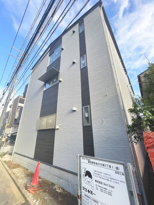 建物外観　建築中