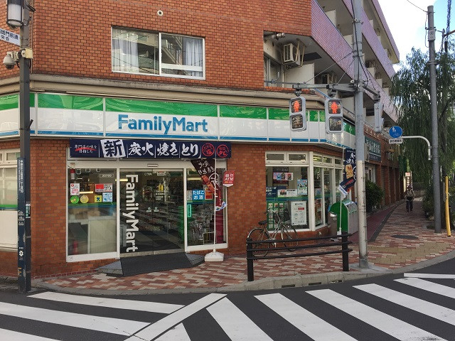 コンビニ　★ファミリーマート　新井薬師店（コンビニ）まで240m