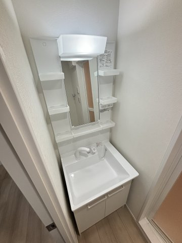 ＪＲ総武線 千葉駅 徒歩16分 8階建 築3年の内装写真