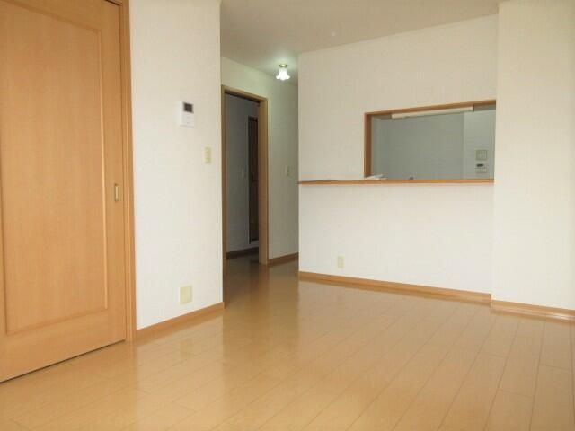 居室・リビング　写真は別の部屋のものです。
