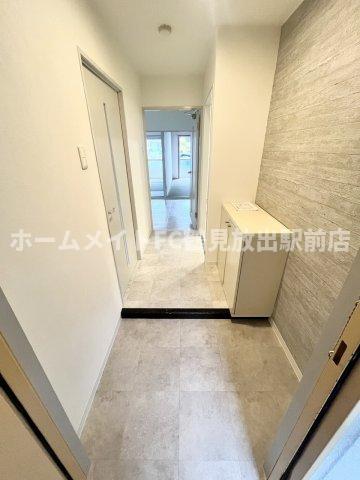 ＪＲ片町線 徳庵駅 徒歩8分 3階建 築36年の玄関写真