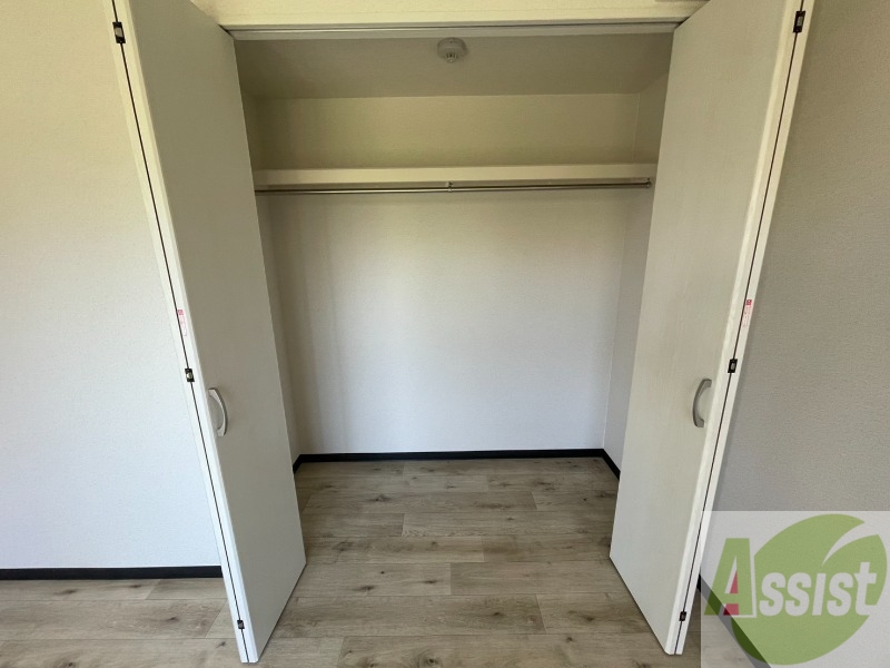 収納　寝室の収納です。部屋がすっきり片付きます。