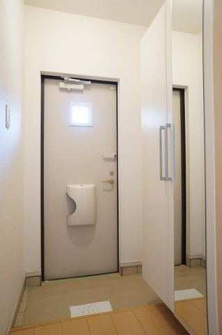 玄関　落ち着いた玄関です