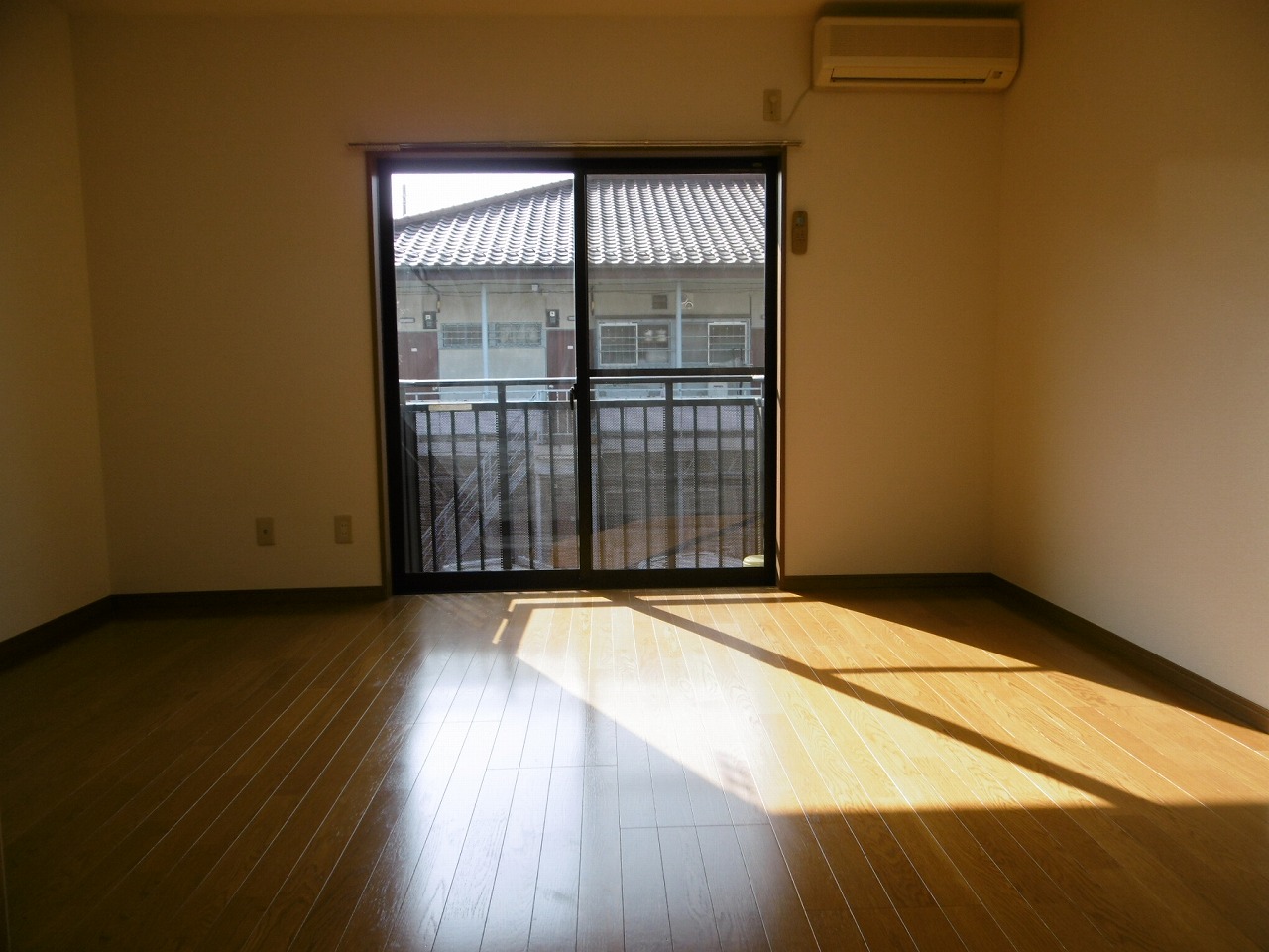 居室・リビング　南向きで日当たり良好の広々した居室。こんなお部屋に住みたい！