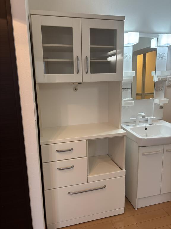 その他　食器棚付き