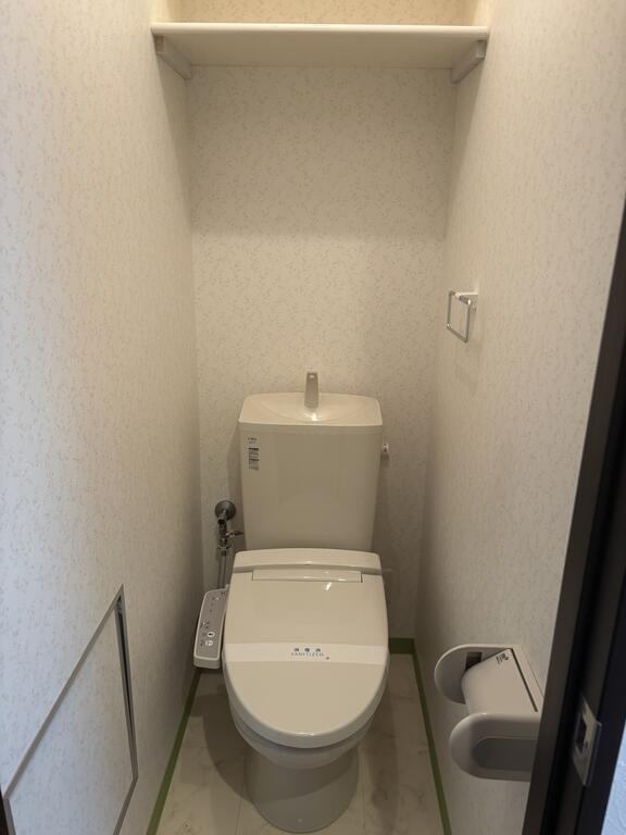 トイレ　温水洗浄暖房便座