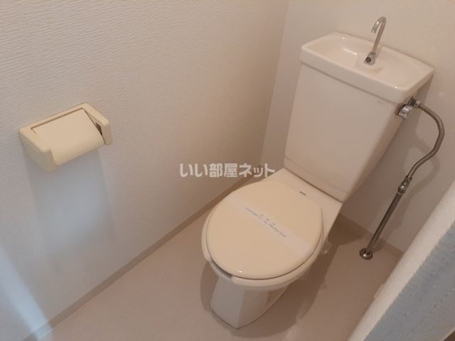 【クレセント高盛のトイレ】