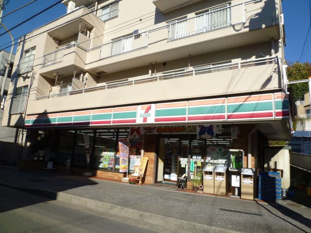 コンビニ　セブンイレブン（コンビニ）まで230m