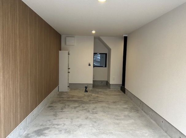 R-Garage助信の玄関写真