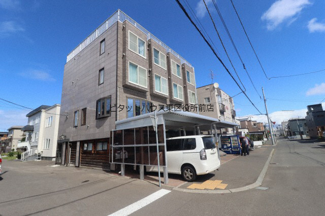 札幌市東区北三十六条東のマンションの建物外観