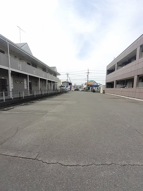 【福山市駅家町大字上山守のアパートの駐車場】