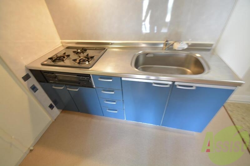 キッチン　ガスコンロ３口です