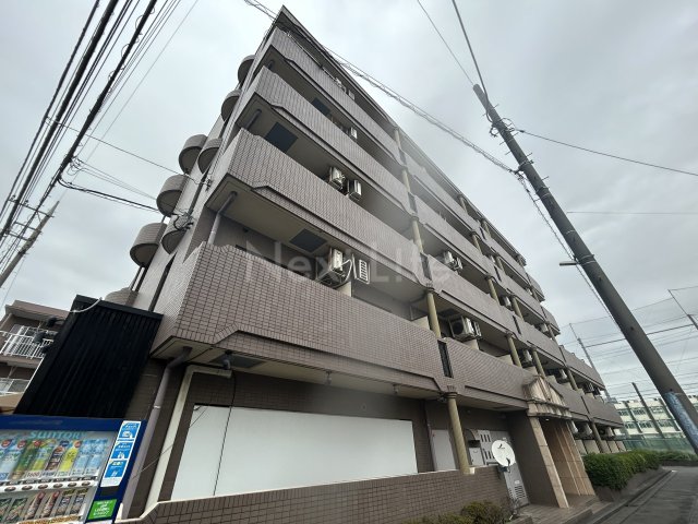 川崎市多摩区宿河原のマンションの建物外観