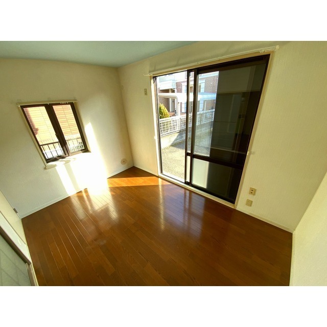 居室・リビング　角部屋、２面採光