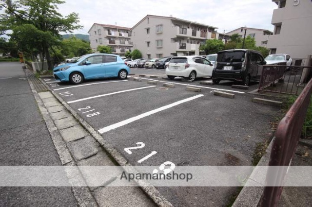 駐車場　エントランス