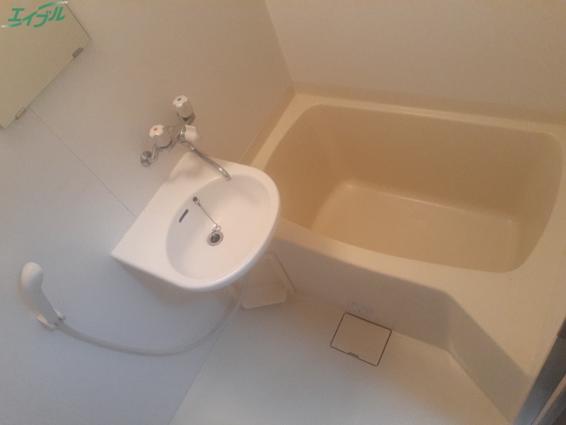 バス・シャワールーム　同型参考写真