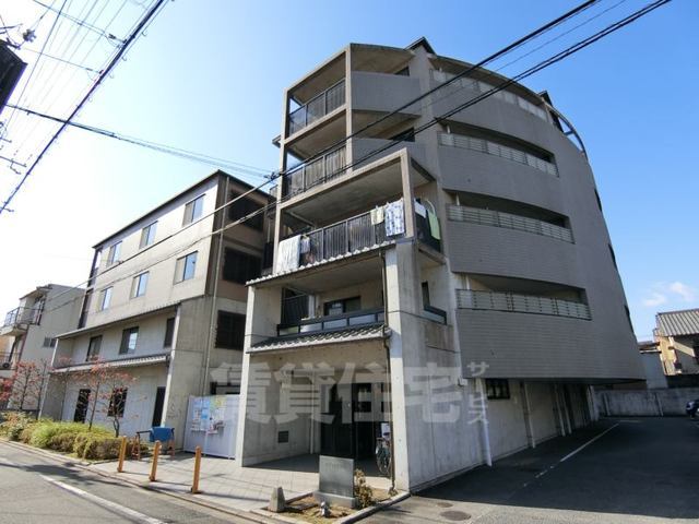 メゾン七条新町の建物外観