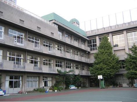 【マンションウィスタリアの小学校】