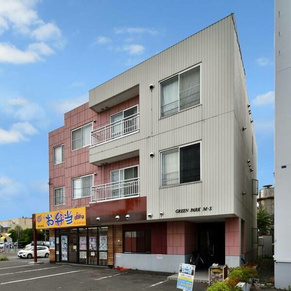 札幌市白石区東札幌一条のマンションの建物外観