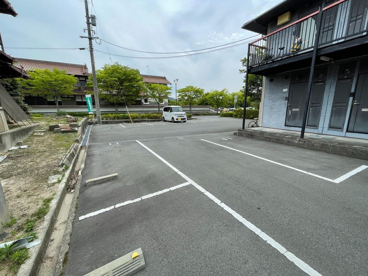 駐車場　駐車場