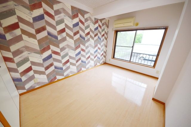 居室・リビング　★駅徒歩４分で便利ですね★