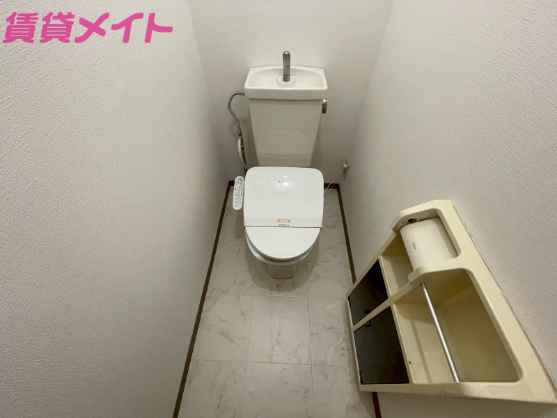 トイレ　別棟同型参考写真