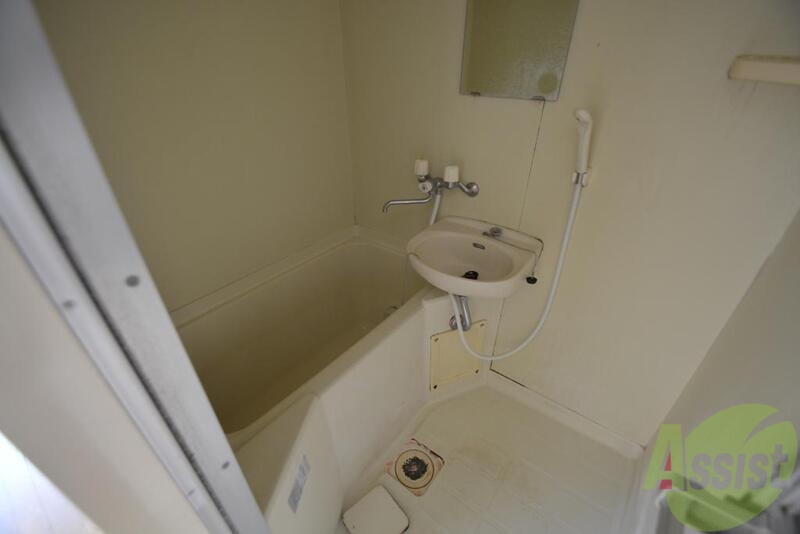 バス・シャワールーム　シンプルな浴室です。