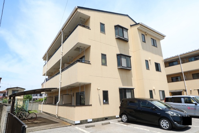 建物外観　☆周辺施設充実の立地で生活しやすい☆