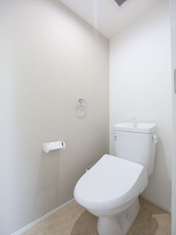 トイレ　温水洗浄暖房便座付トイレ