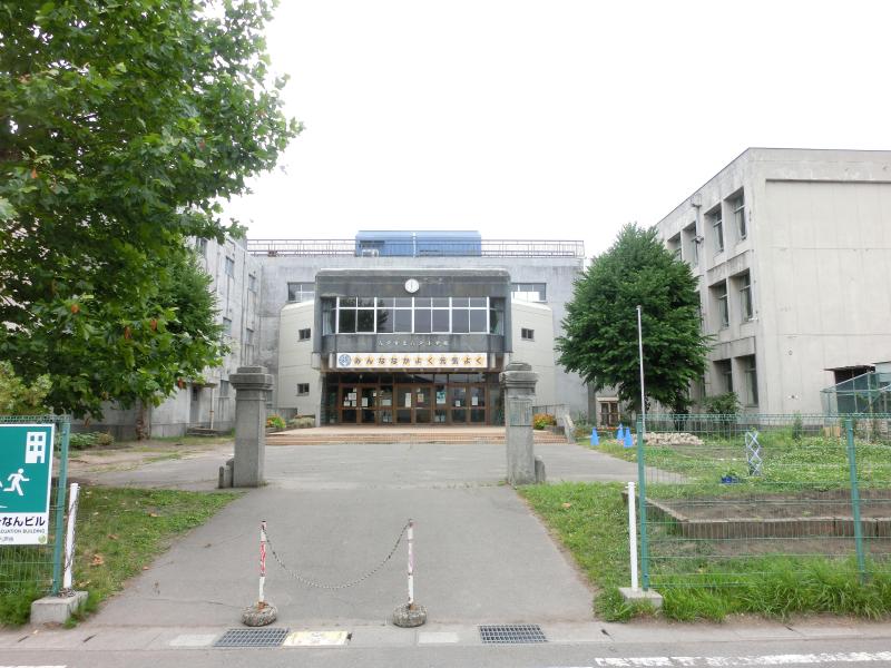 中学校　八戸市立第二中学校（中学校）まで150m