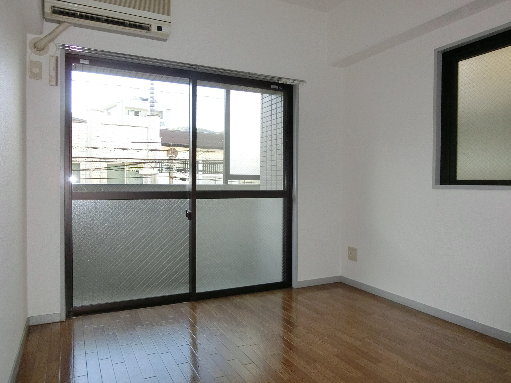 居室・リビング　写真は別のお部屋です。現況を優先させていただきます。