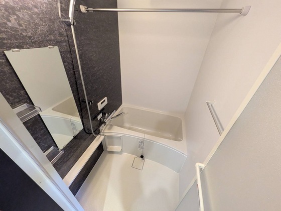 バス・シャワールーム　※別部屋の写真です