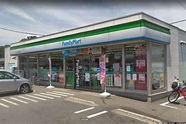 コンビニ　ファミリーマート金山町店（コンビニ）まで185m