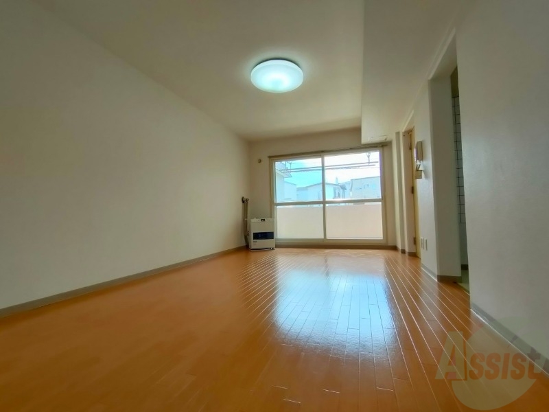 居室・リビング　広くてキレイなお部屋が広がっていて、充実した生活が送れそう。
