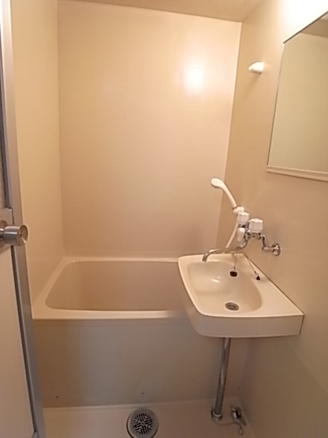 バス・シャワールーム　バスルーム