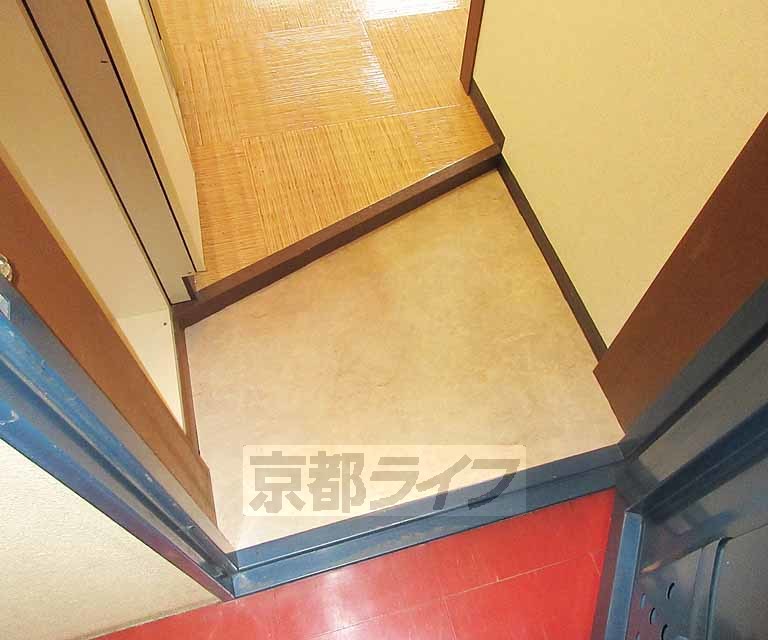 バス・シャワールーム　綺麗な玄関