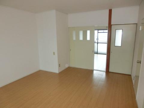 水尾ちとせハイツ　居室・リビング　リビング