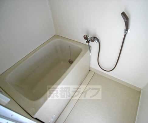 バス・シャワールーム　大きなお風呂です。