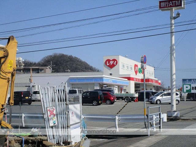 コンビニ　ローソン（コンビニ）まで211m