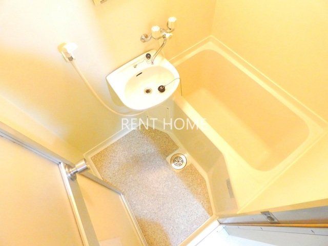 バス・シャワールーム　洗面台付きの浴室です。