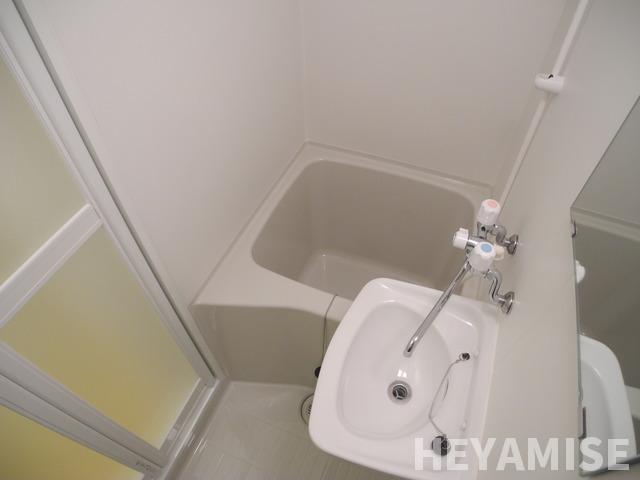 バス・シャワールーム　※同間取りの別の階のお部屋の写真です※