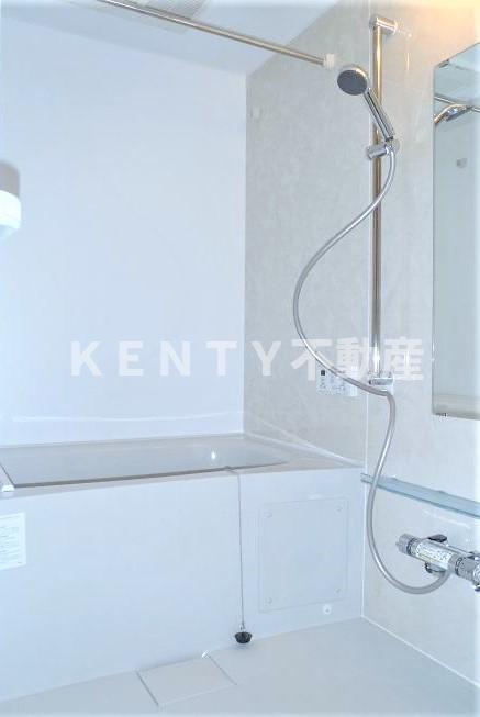 バス・シャワールーム　落ち着いた空間のお風呂です