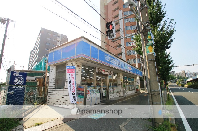 コンビニ　ローソン江坂町4丁目店（コンビニ）まで795m