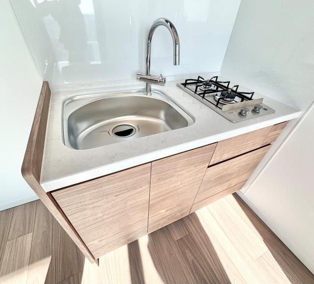 キッチン　浄水器、２口コンロ