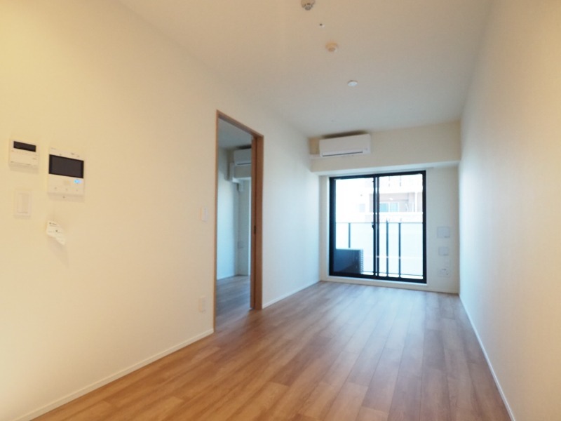 居室・リビング　夜ご案内時写真含みます