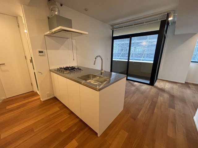 居室・リビング　こちらの居間で趣味の時間をお楽しみください