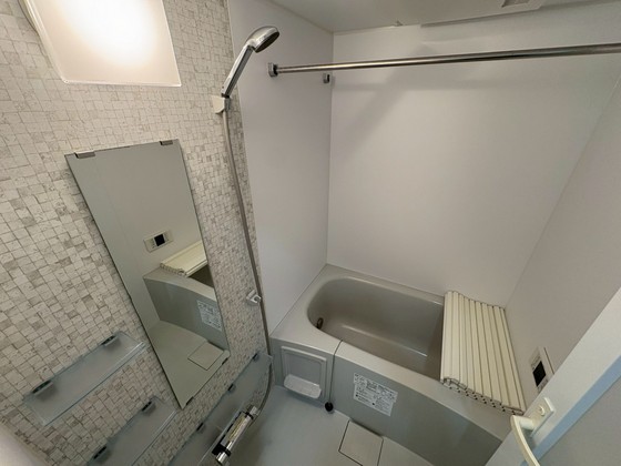 バス・シャワールーム　※別部屋の写真です