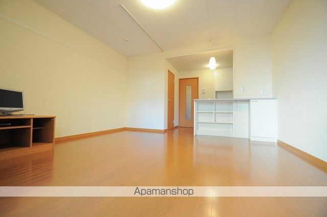 レオパレスラウルスの居間写真