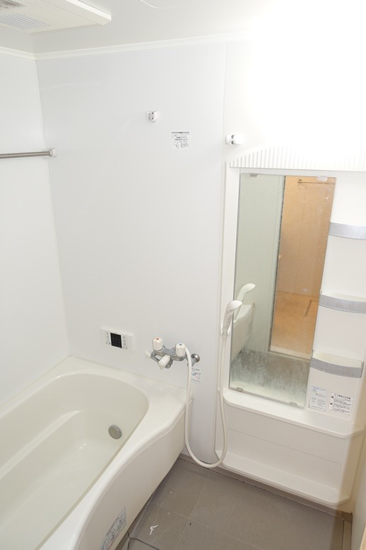 バス・シャワールーム　浴室乾燥機付きの追焚きバスルーム！